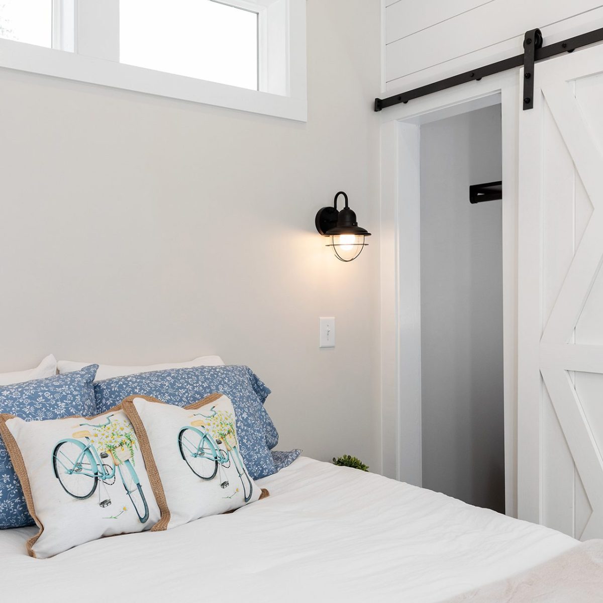 49LS-105_Chaba_Bedroom_Sept-2023_05_web