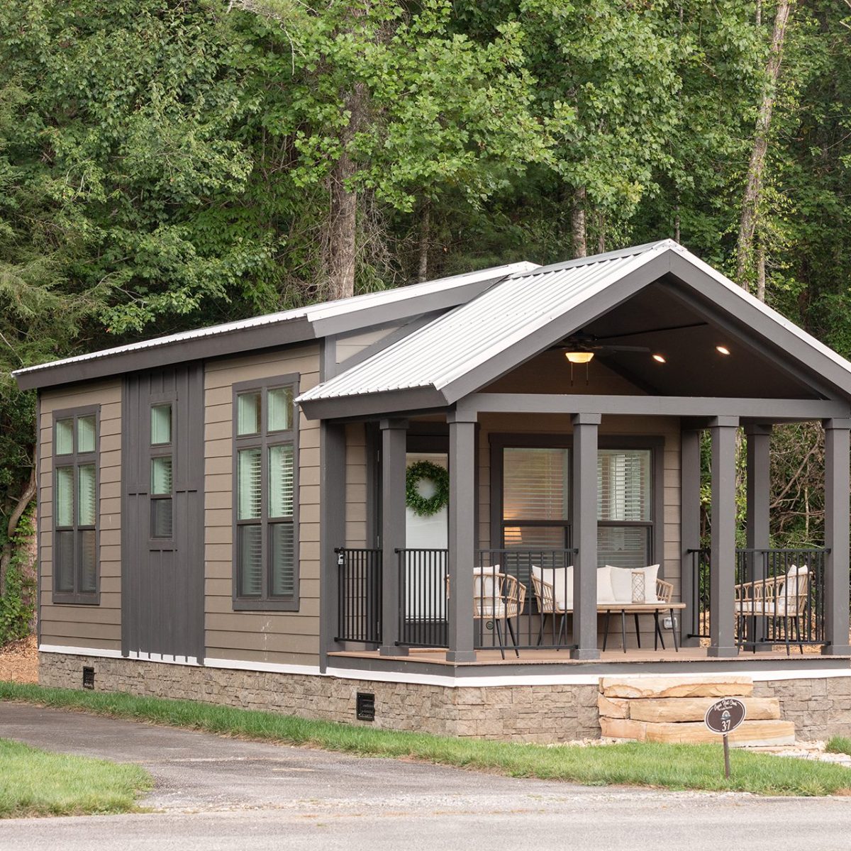 49LS-105_Chaba_Exterior_Sept-2023_02_web