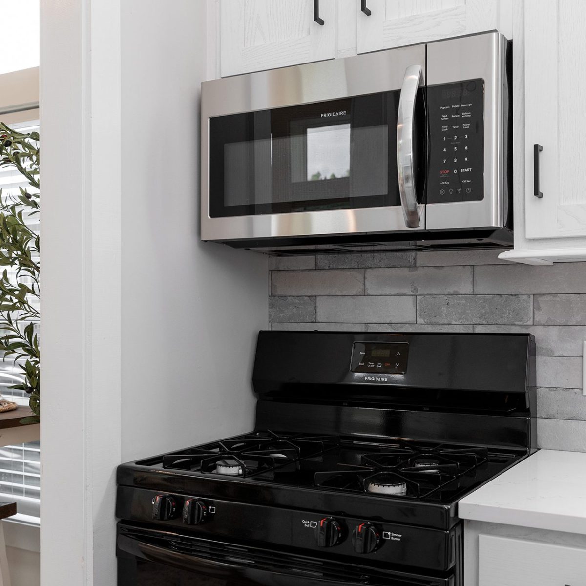 49LS-105_Chaba_Kitchen_Sept-2023_13