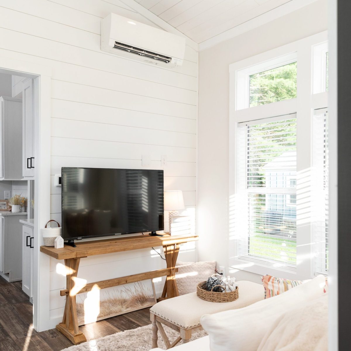 49LS-105_Chaba_LivingRoom_Sept-2023_02-scaled